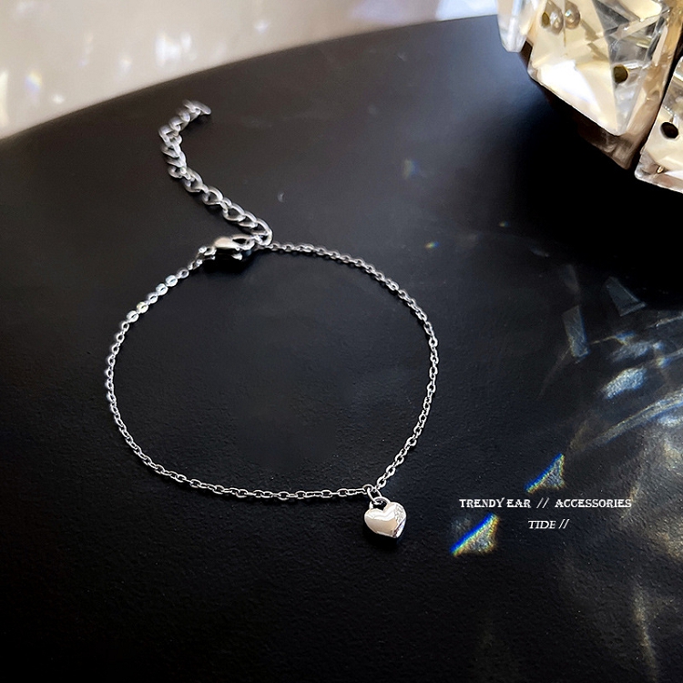 Korean temperament love bracelet female INS tide simple heart boudoir gift fashion heart pendant hand ornaments