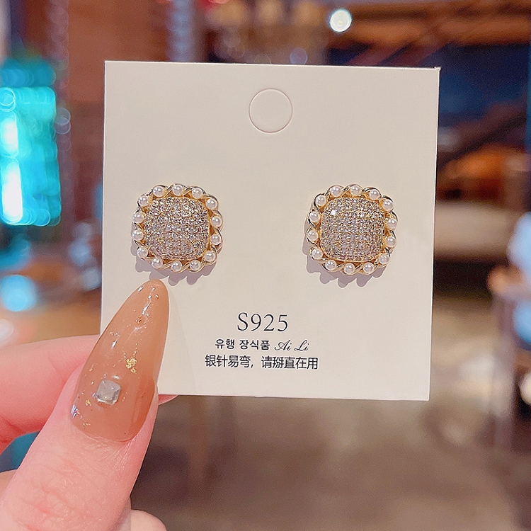 S925 Silver needle Korean new geometric micro-inlaid diamond super flash earrings pearl design feel net red earrings earrings