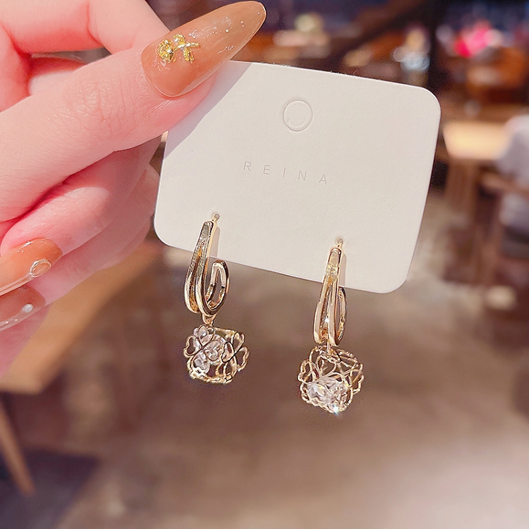 S925 silver needle Korean new hollow-out flower earrings female INS tide douyin with temperament fashion earrings