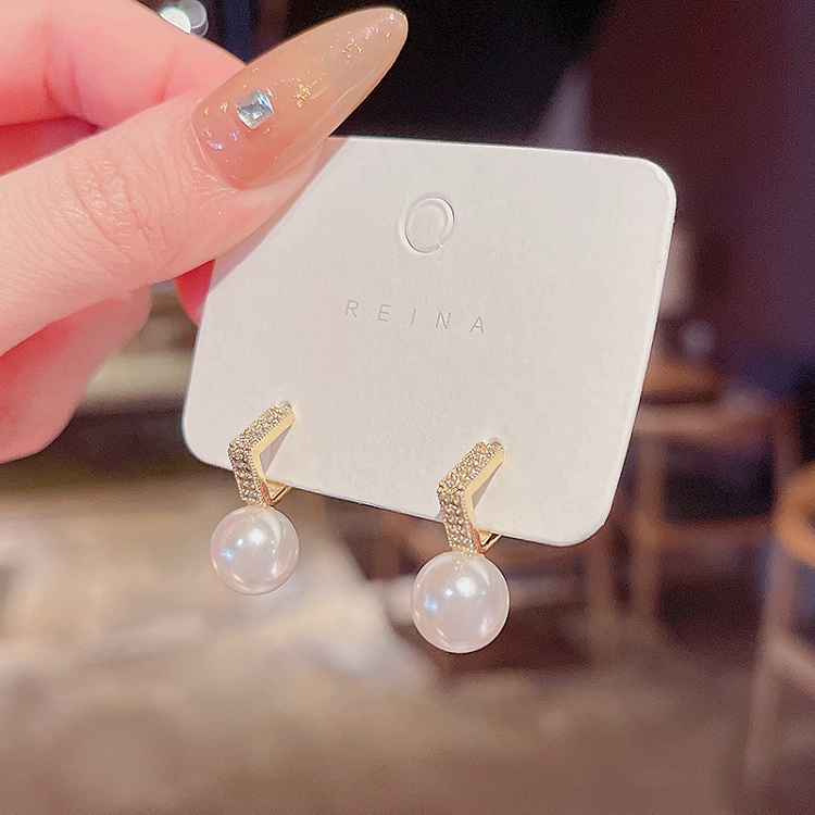 S925 silver needle Korean version of the new circle micro-inlaid zircon earrings female INS tide shake Yin with fashion temperament ear stud