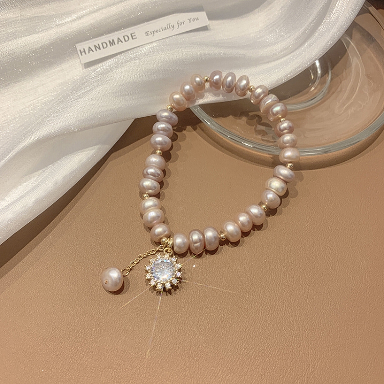 Natural pearl flower bracelet girls INS niche design simple high-level sense of light luxury temperament cool wind hand ornaments 