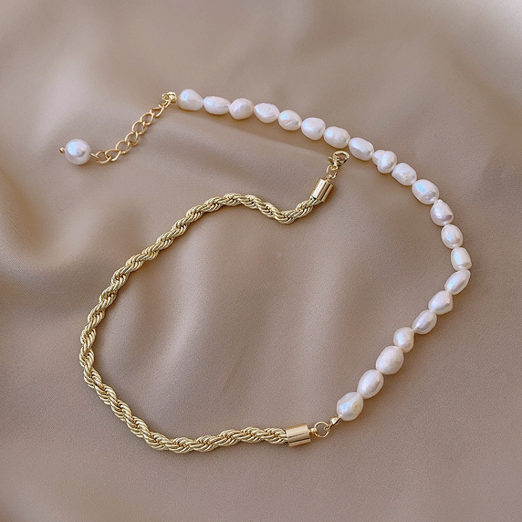 Pearl necklace female light luxury niche design sense of 2021 new tide necklace new news trend simple clavicle chain 