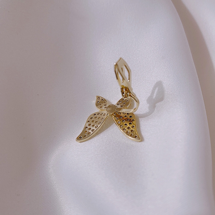 Super fairy cold wind sen temperament micro inlaid small butterfly exquisite ear clip without ear hole ear bone clip ear buckle earring single 