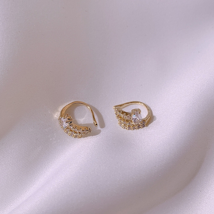 Korea Dongdaemun earrings female super fairy temperament multi-ring zircon metal pearl ear bone clip without ear hole earrings 