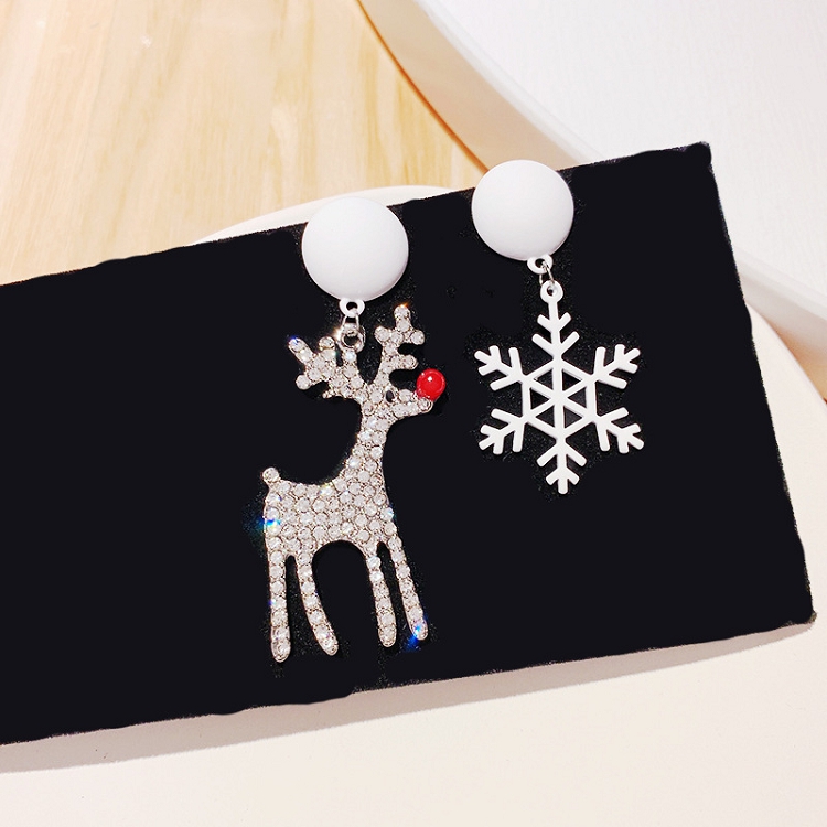 Christmas earrings Snowflake 2020 new tide asymmetrical earrings female Internet celebrity temperament fashion simple earrings 