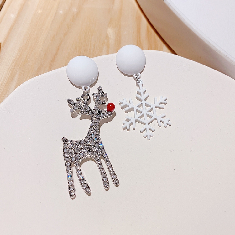 Christmas earrings Snowflake 2020 new tide asymmetrical earrings female Internet celebrity temperament fashion simple earrings 