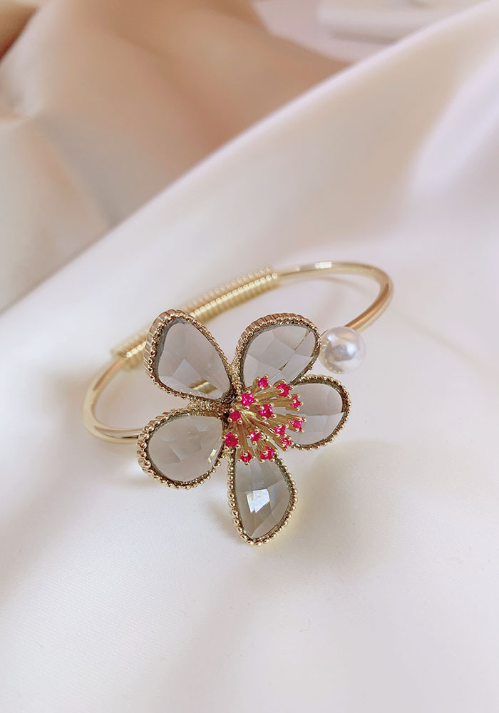 Fashion Korea super flash crystal flower temperament exaggerated atmosphere opening bracelet color show skin color first jewelry female tide 