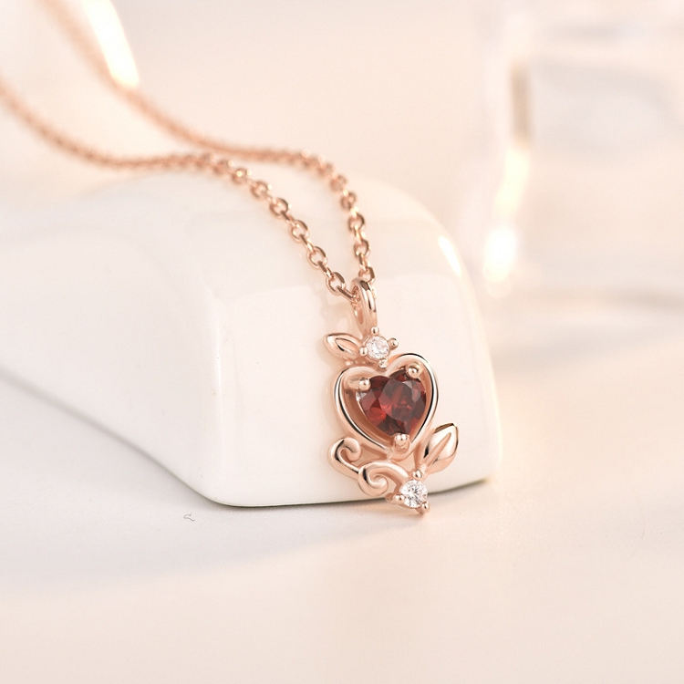 S925 Sterling silver Snow White Necklace Female cartoon joint temperament clavicle chain 2021 Valentine's Day gift