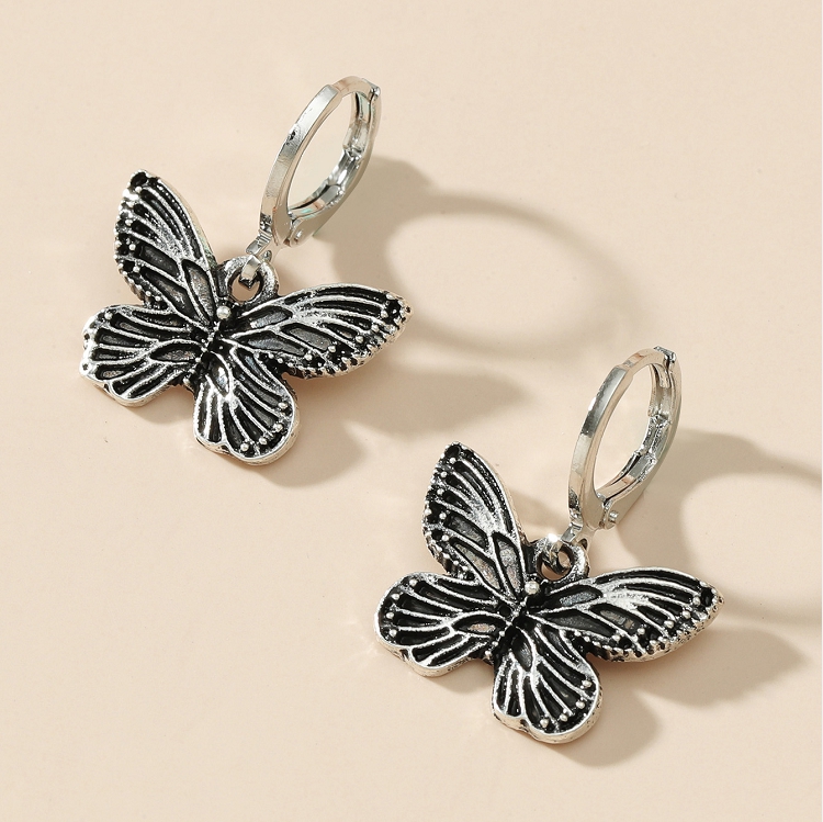 Ins retro metal butterfly earrings personality temperament do old ring earrings European and American hip-hop design accessories for women ?