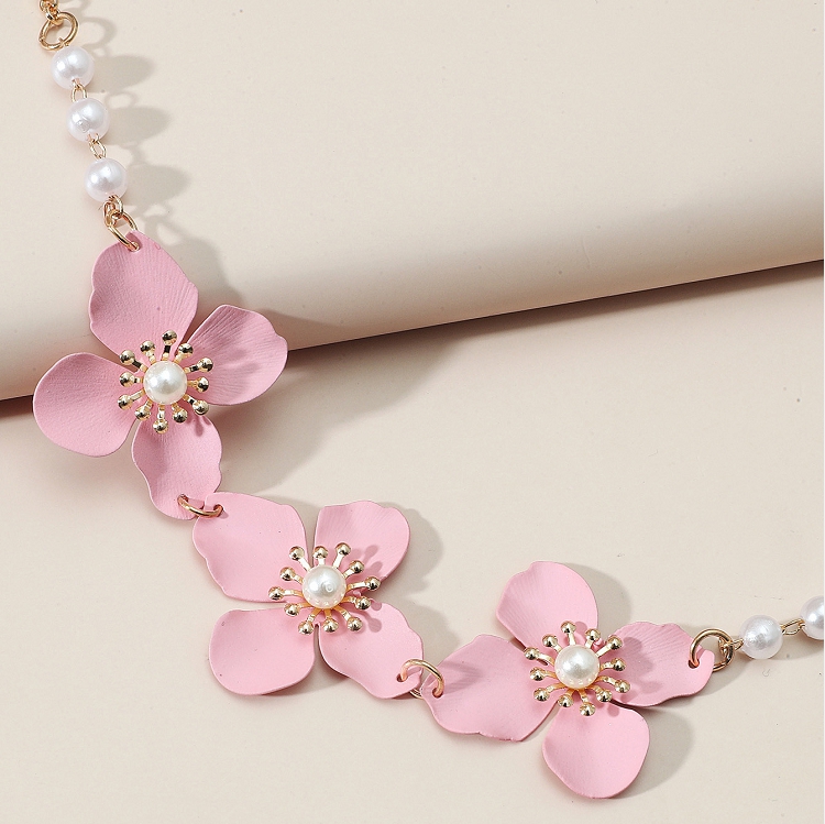 Pandahall Original DIY Project - How to Make a Pretty Pearl Beaded Flower  Necklace- Pandahall.com