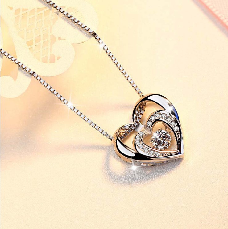 Amazon's new fashion heart-shaped pendant necklace choker women's clavicle chain ?