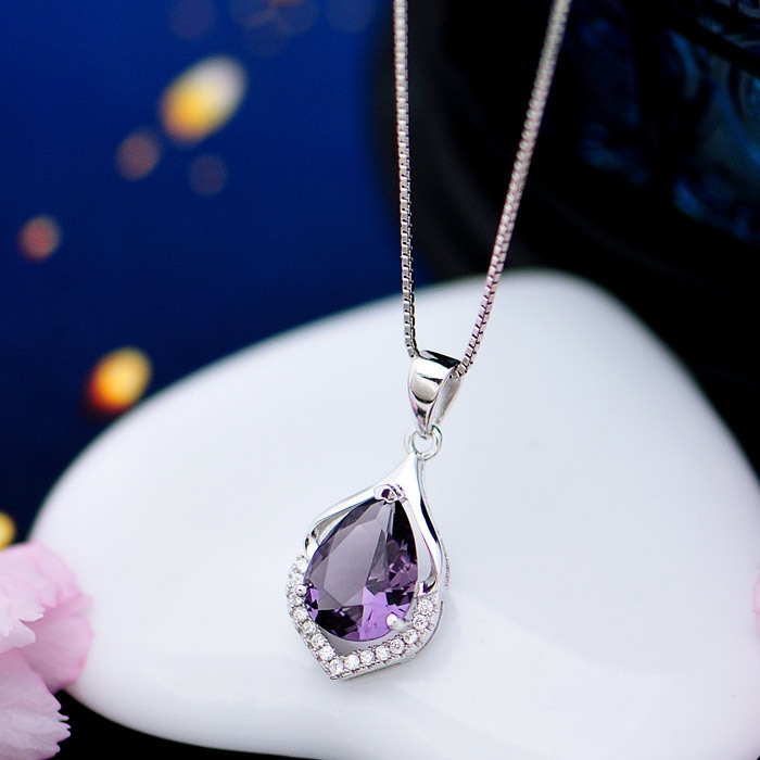 2021 new personalized fashion light luxury women necklace long pendant elegant natural amethyst clavicle box chain ?