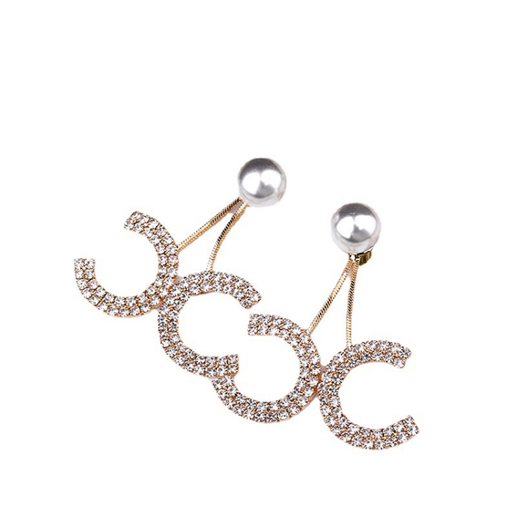 2021 New Korean version of shiny C pendant earrings pearl earrings pendant temperament women's earrings ?