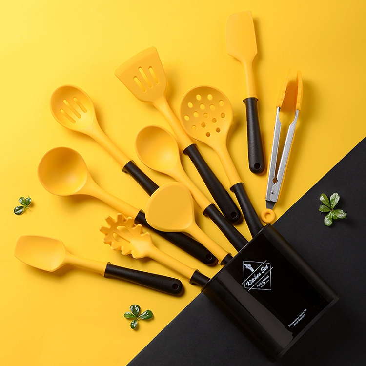 Yellow Color PP Handle 11 PCS Kitchen Silicone Utensils
