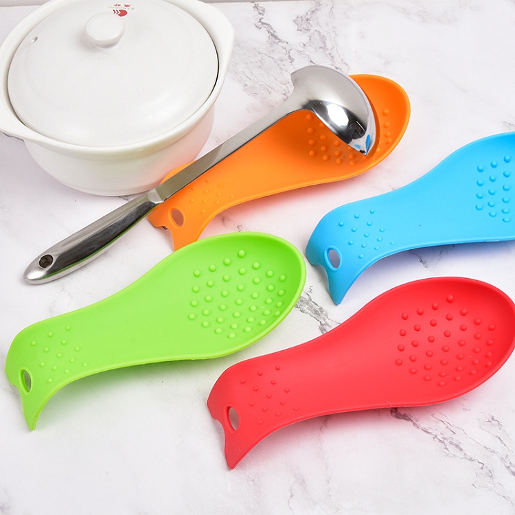 Factory stock multifunctional silicone spoon holder spoon shelf mat kitchenware soup spoon mat spatula holder kitchenware mat