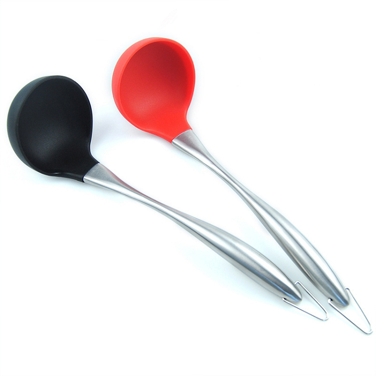 Professional Kitchen Tool Supplier Kitchen Products Soup Ladle Scoop Stainless Steel Handle
